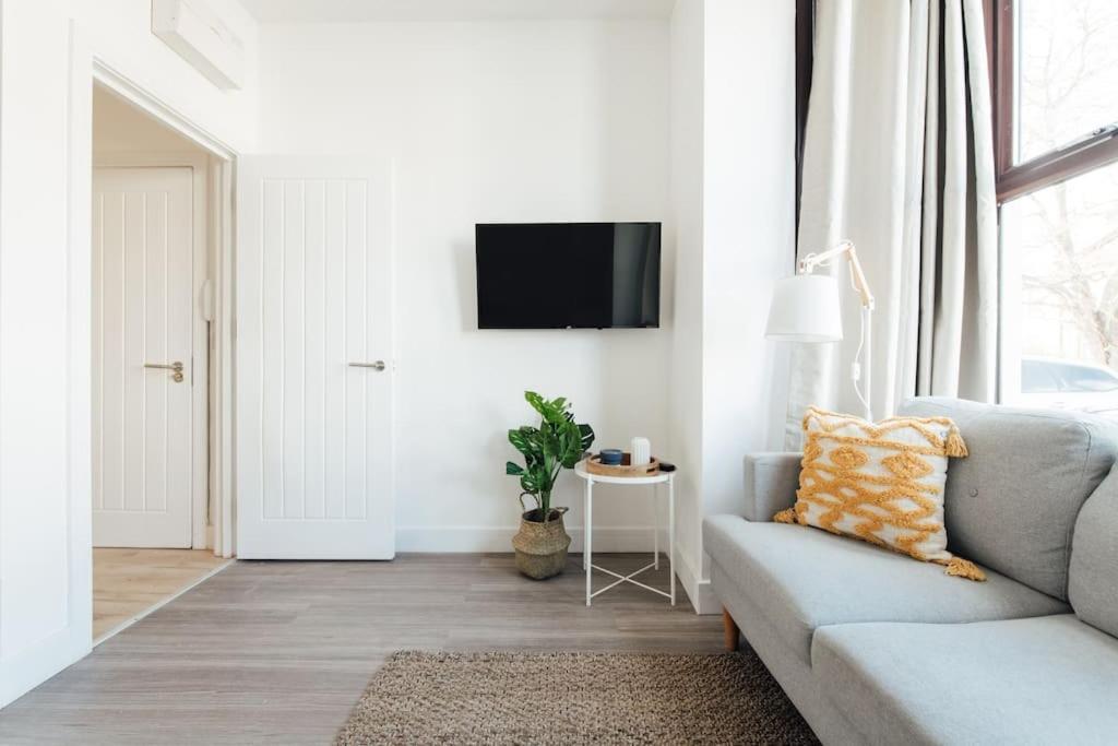 Stylish 2 Bedroom Flat In Ilford, London Екстер'єр фото